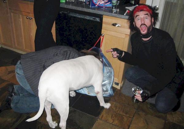 left click to download treats women like dogs and makes them share a garbage meal with zeuss